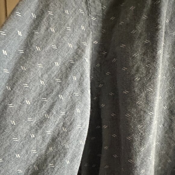 Banana Republic Button Up Standard Fit Size - Picture 2 of 4